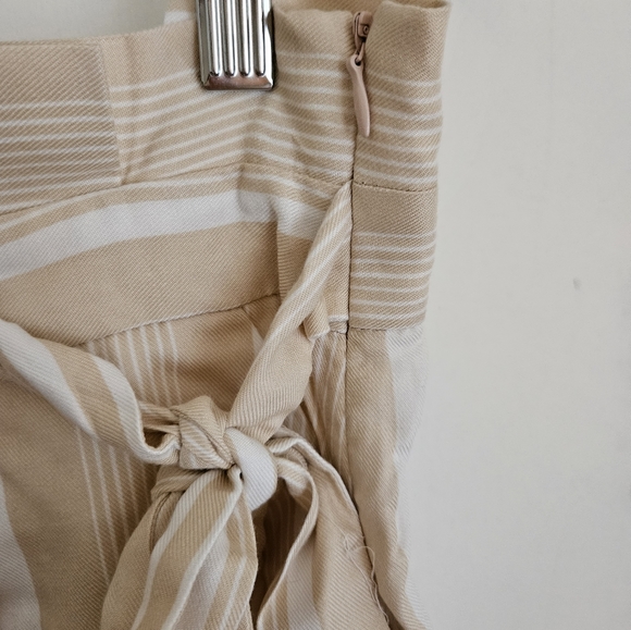 Shorts - Picture 3 of 4